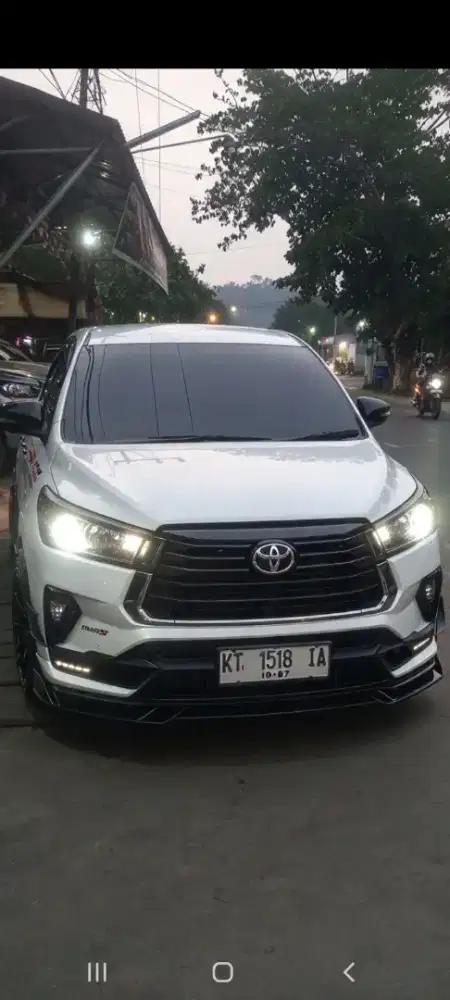 Toyota Inova Venture