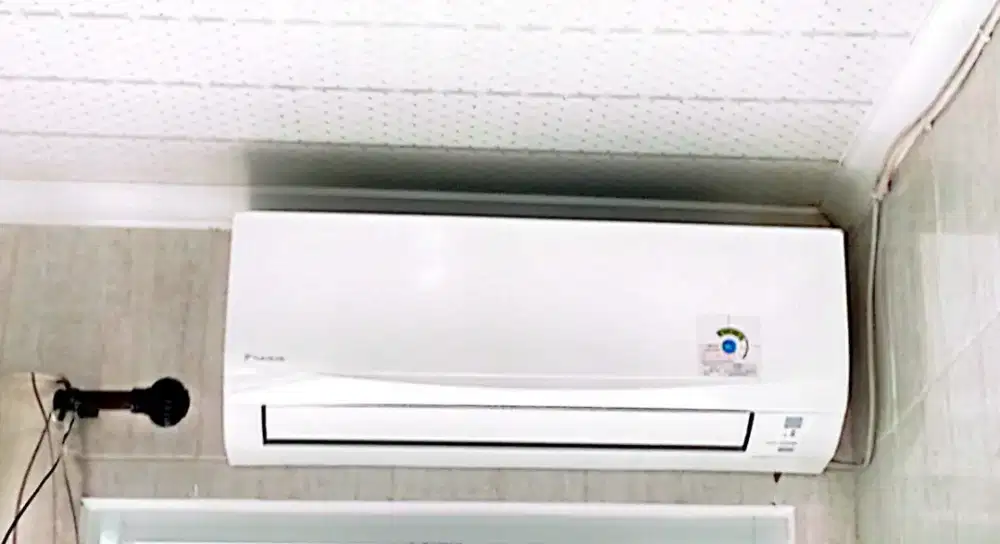 AC Daikin 1/2 PK Thailand Non Inverter Baru Dipakai Setahun (nego)