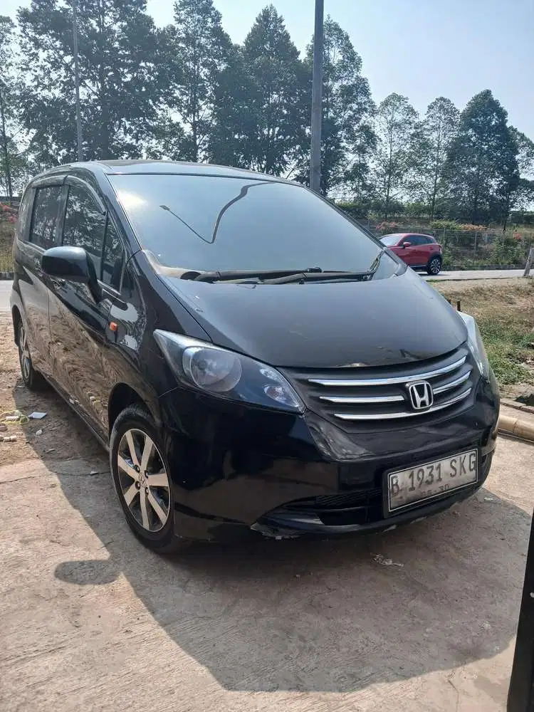 2010 Honda Freed psd metic