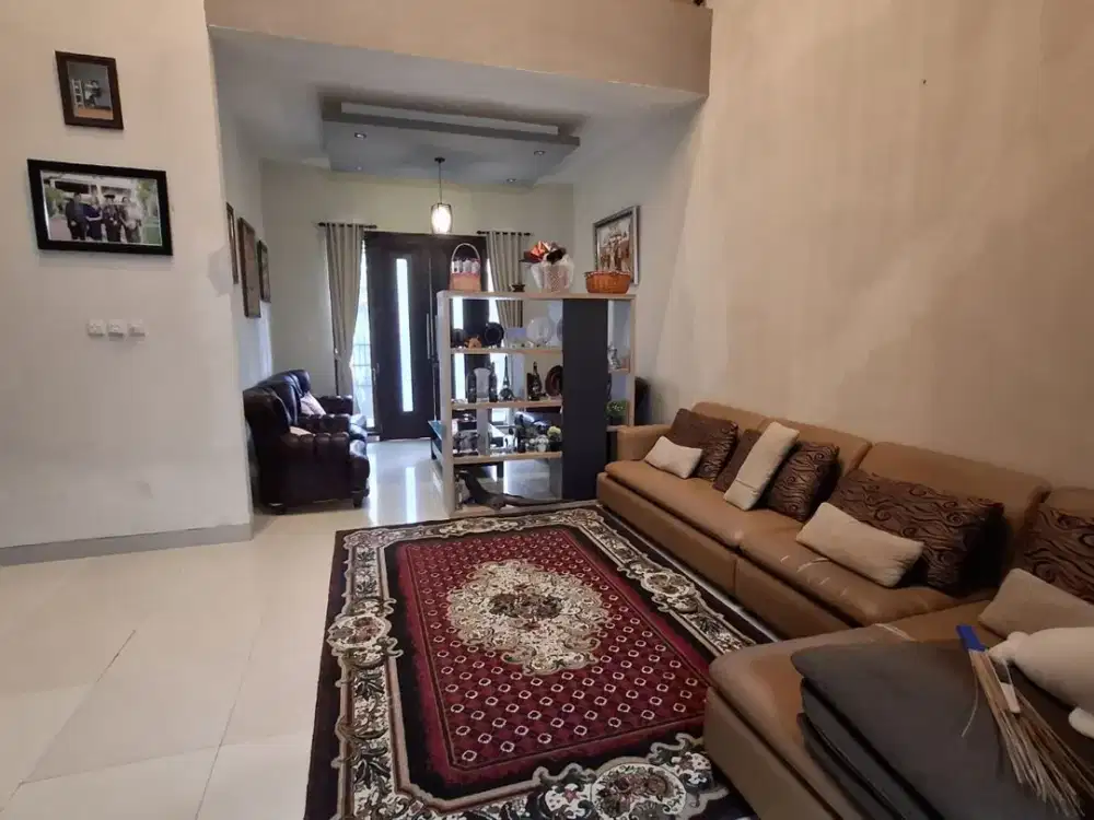 DISEWAKAN MURAH RMH BESAR 2Lt 4Kt Dekat Trans Studio Mall, AIS, JB school