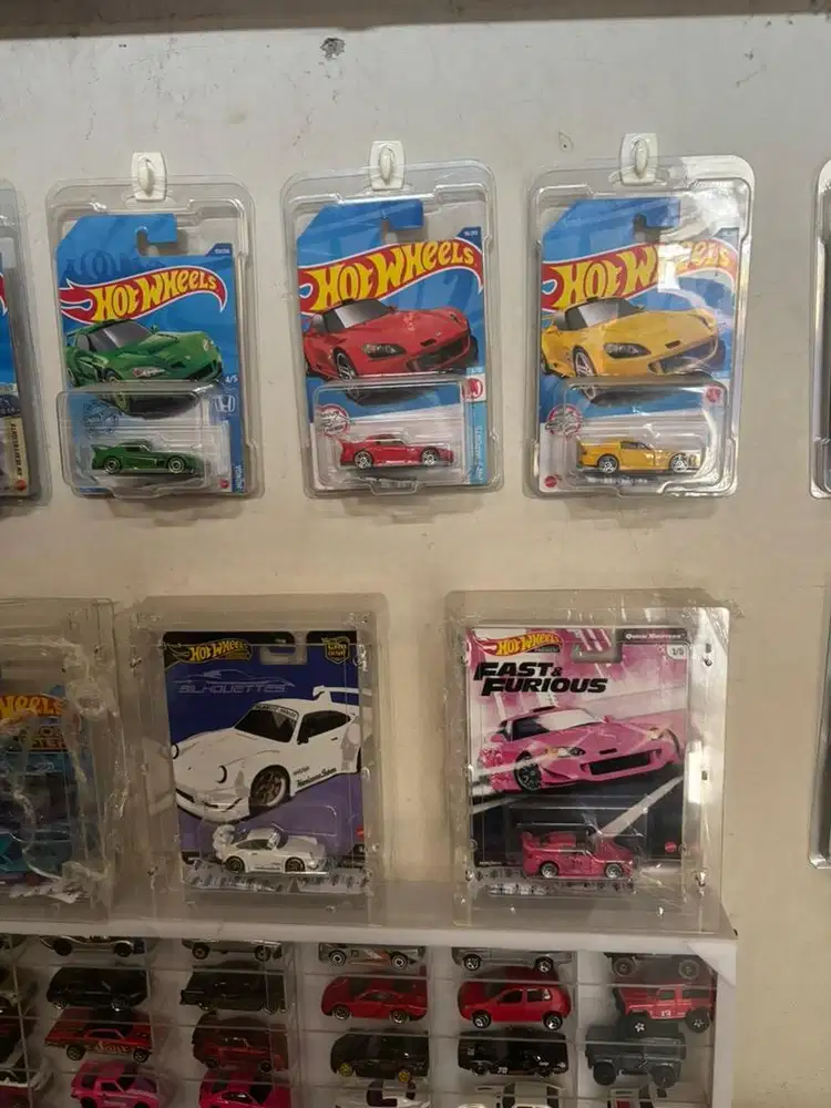 Dijual Hot Wheels Suki Premium plus Acrylic & borongan HW Series FF