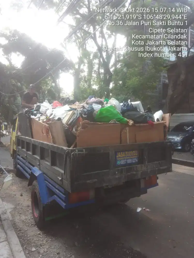 Jasa buang puing dan urugan