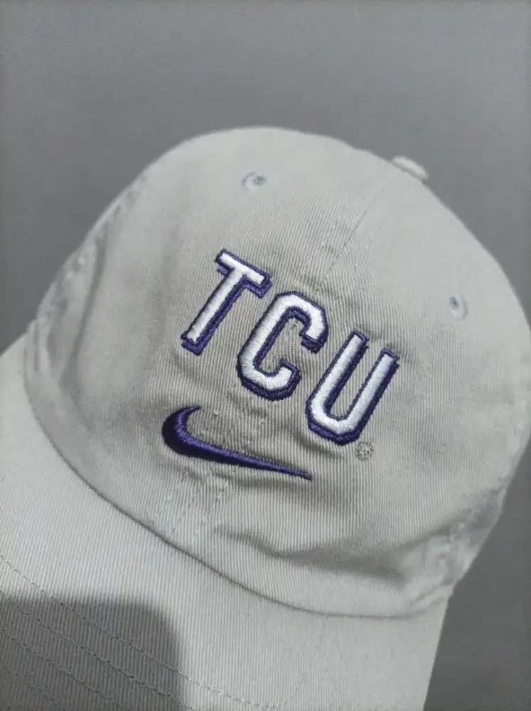 Topi Nike setelan tali