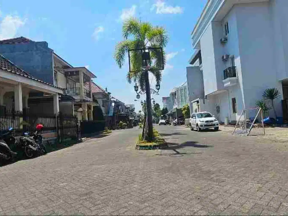 kos lingkungan premium di perum istana gajayana persis di samping kampus UB brawijaya dan UIN, UNISMA, di jalan kembar dan lingkungan perumahan elite