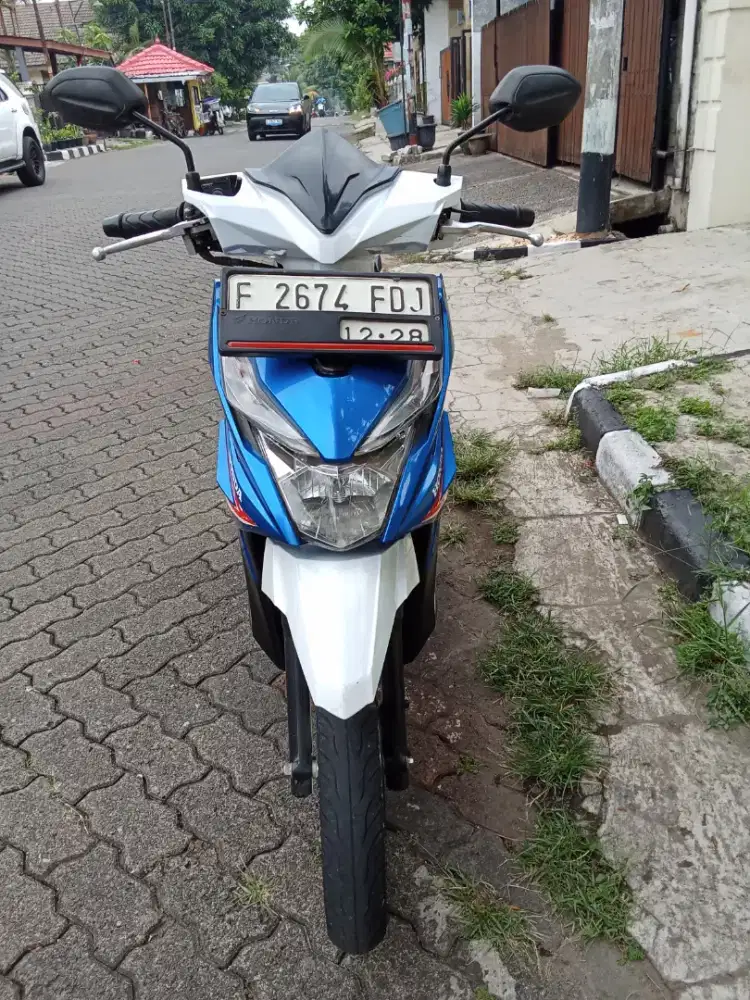Beat 2018 putih