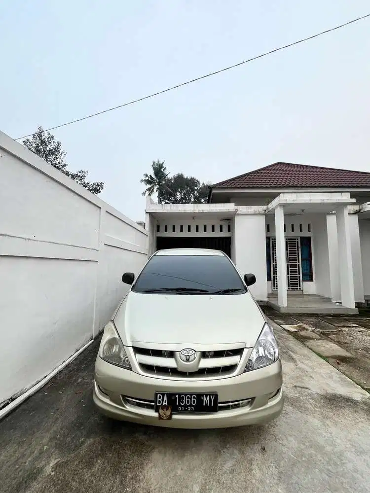 Toyota Kijang Innova 2006 Bensin, G 2.0 MT, Tangan Pertama