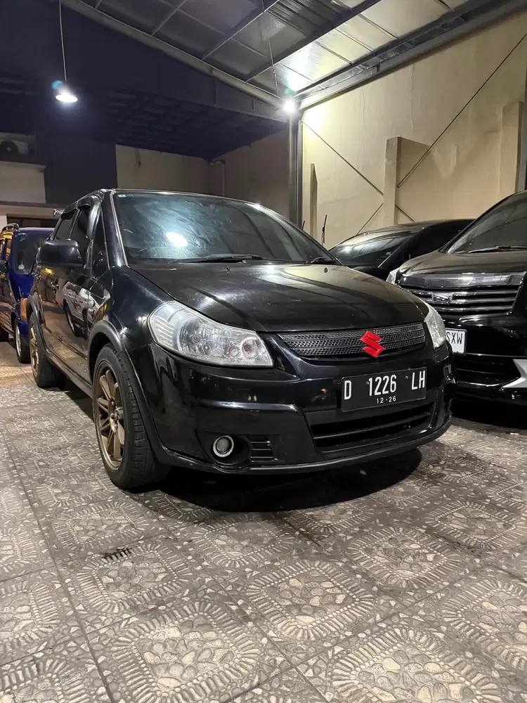 Suzuki Sx4 X-over 2008 Matic AT terawat mulus