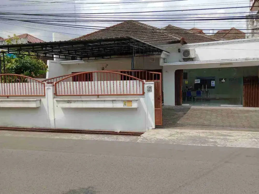 Rumah Cocok Kantor Dekat Sekolah Al Azhar, Taruna Al Qur'an dan Monjali