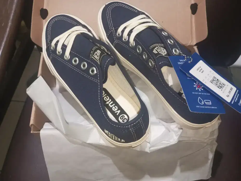 sepatu ventela alpha navy