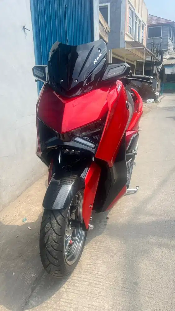 Xmax Red Connected ABS 250cc