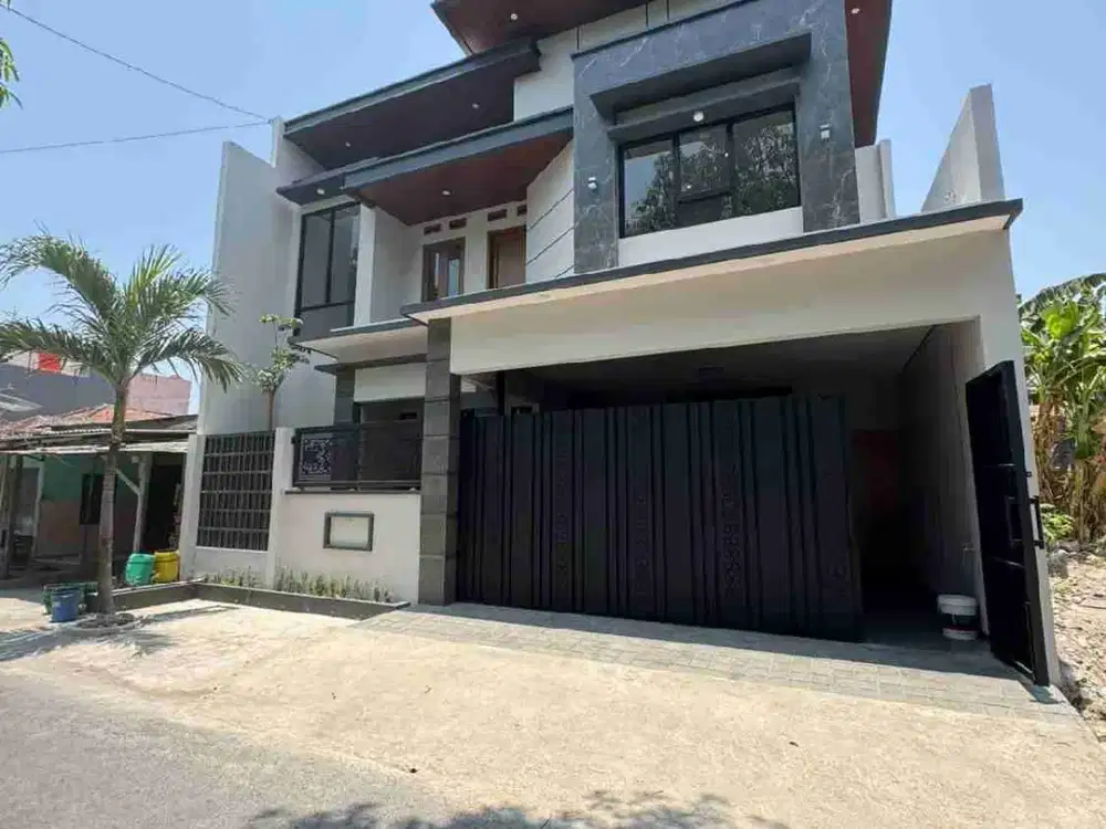 rumah mewah 2 lantai di kadipiro banjarsari Surakarta