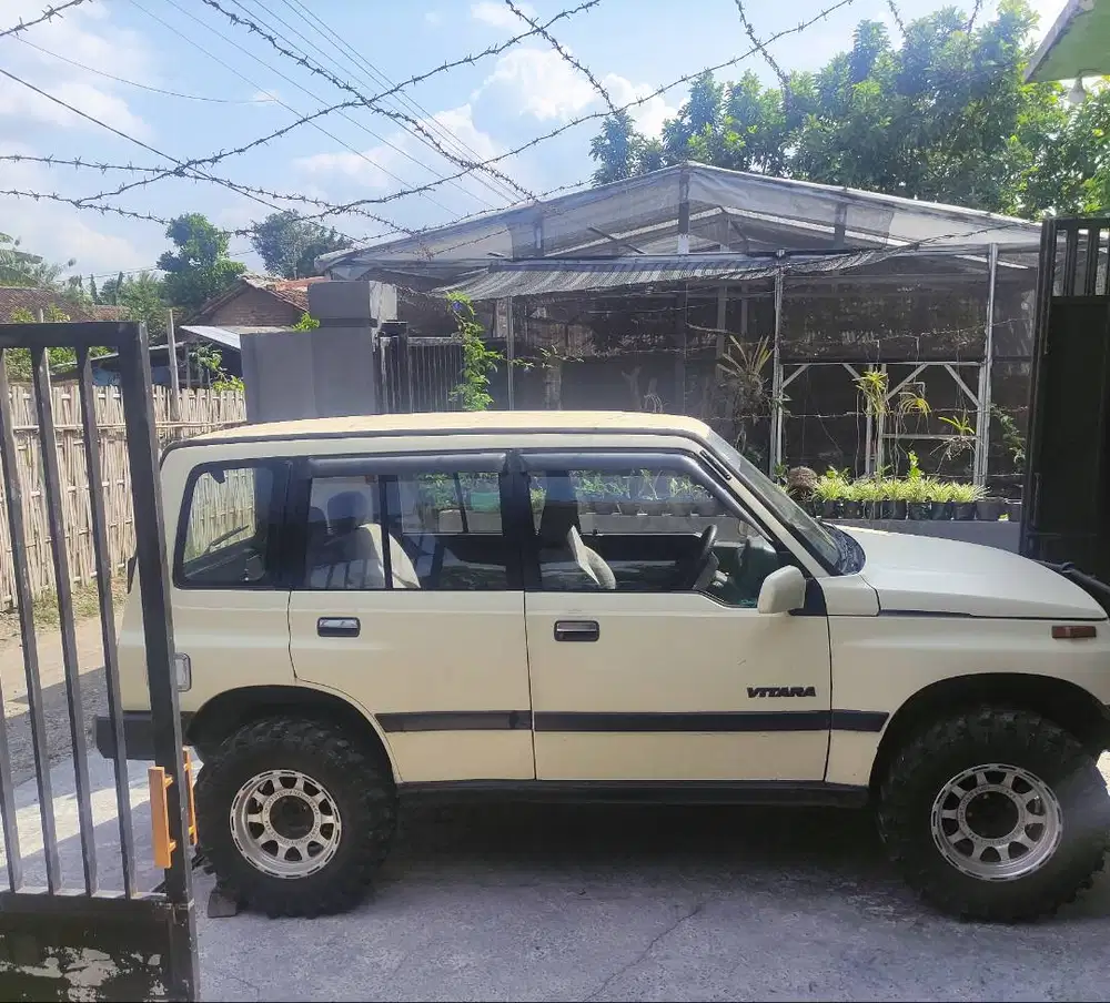 VITARA jip 4X4 ISTIMEWA