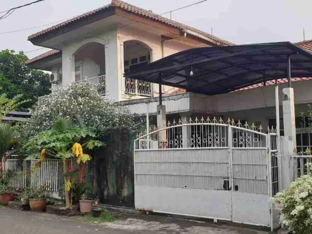 DIJUAL RUMAH BESAR  STRATEGIS  KOMPLEK KEHAKIMAN KOTA TANGERANG