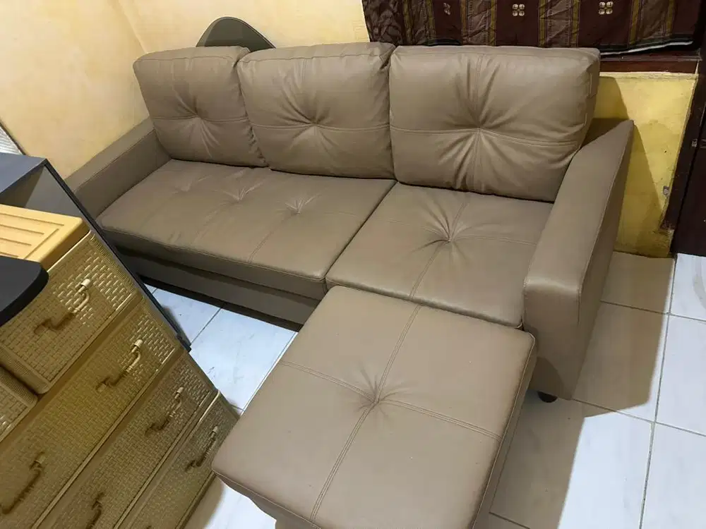 sofa coklat letter L