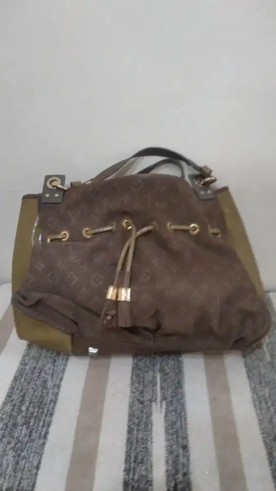 Louis Vuitton Kalahari Model Hobo Coklat