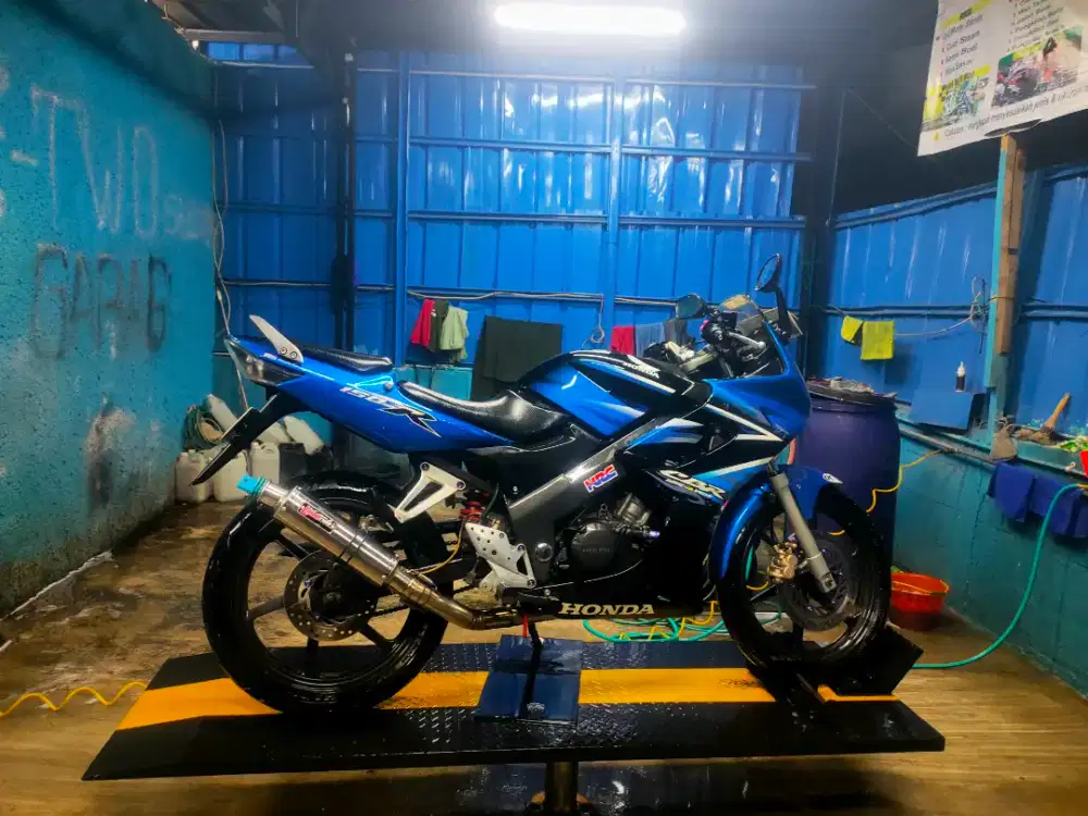 Cbr 150r old cbu