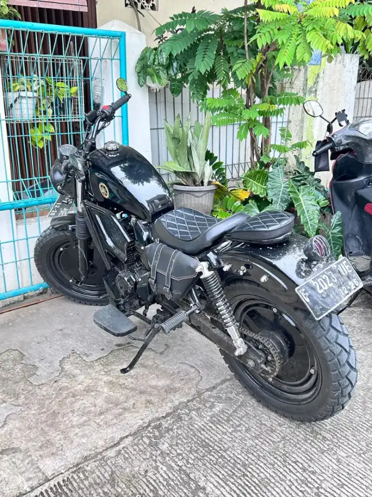 jual motor custome bekas Yamaha byson