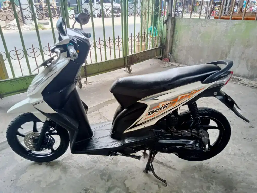 Di jual Honda beat karbu tahun 2012