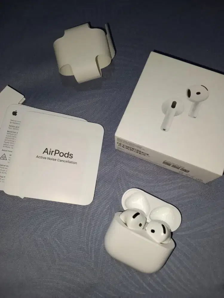 AirPods gen 4 with ANC garansi Maret 2027