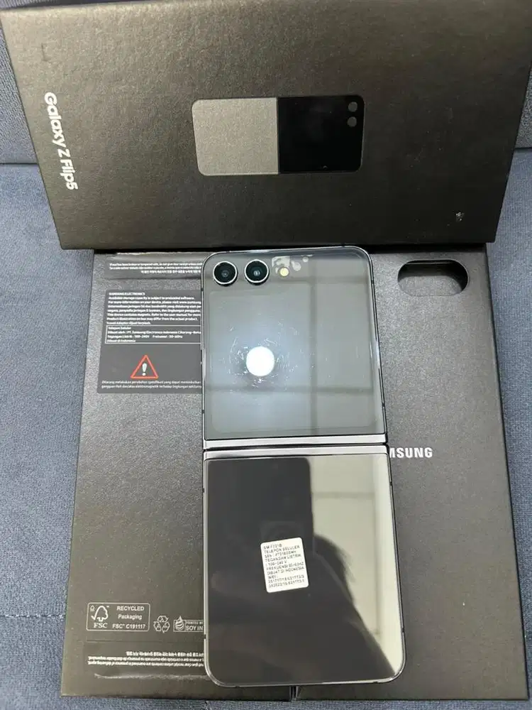 Samsung Z Flip 5 5G , Graphite , 8/512GB Sein