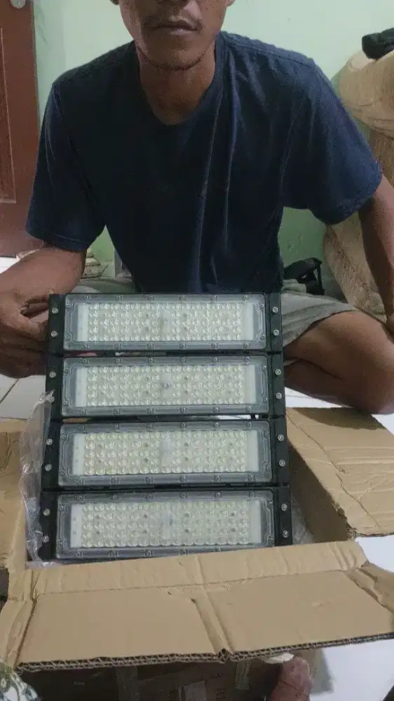 Lampu Tembak Stadion LED