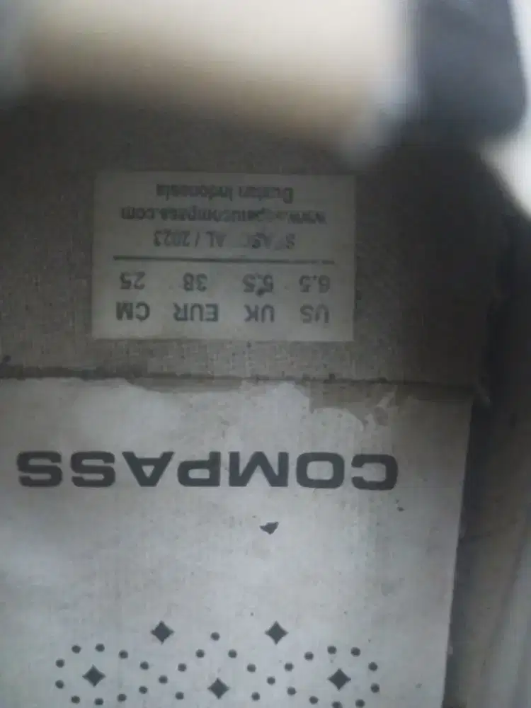 dijual aja sepatu compass