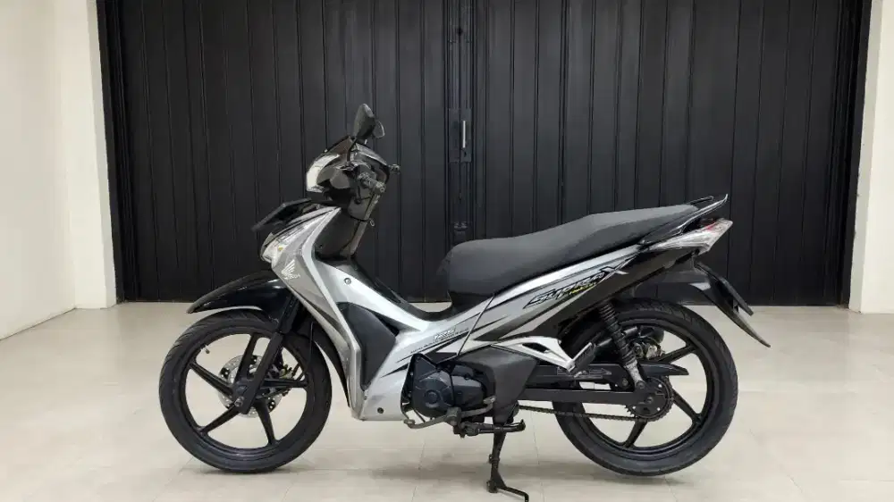 Supra X 125 Helm 1 Tangan Pertama Pribadi