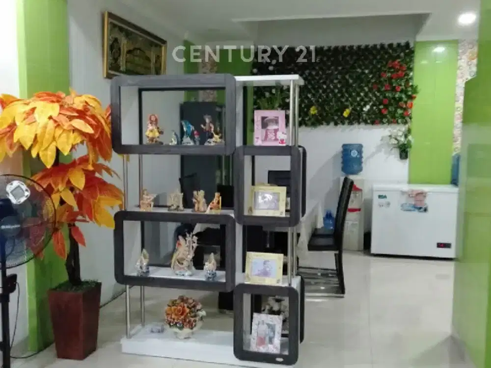 Rumah 3 Lantai  Siap Huni Di Pulogebang Cakung