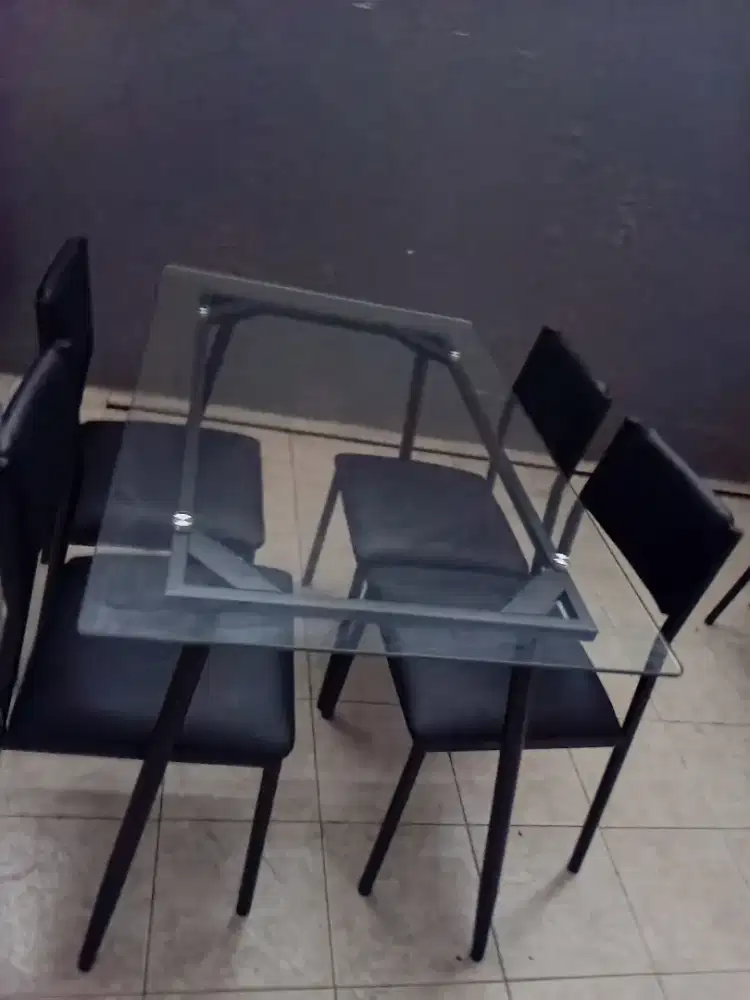 1 set meja tamu/meja makan