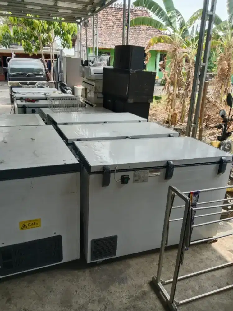 Dibeli Rosok Besi Tua Logamlainnya Elektronik Rusak Ac Mesin Mesin dll