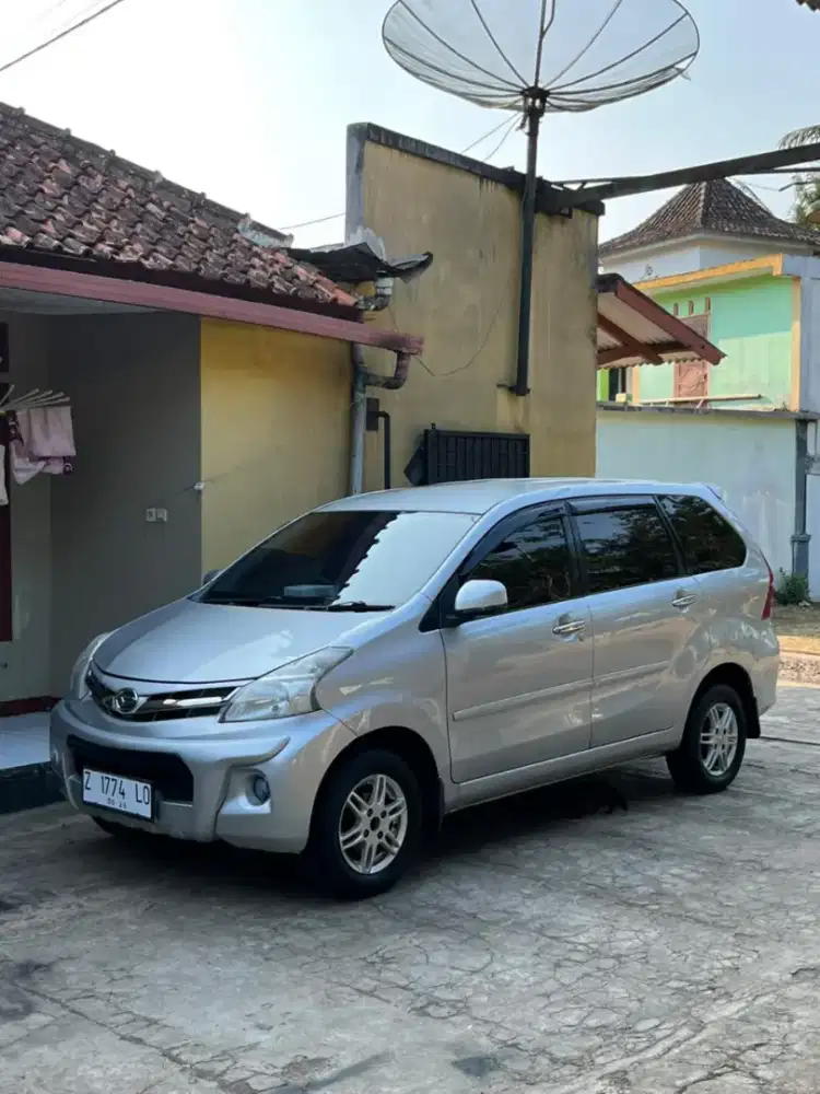 Xenia R Sporty Matic AT