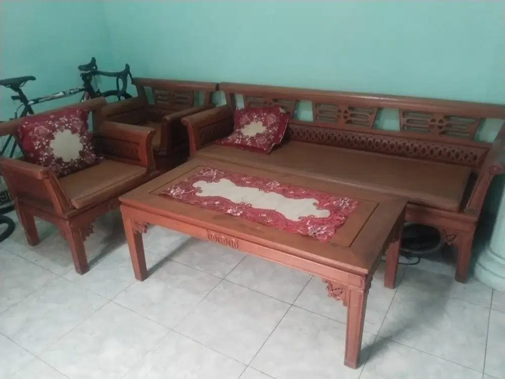 Kursi tamu jati, kondisi baik