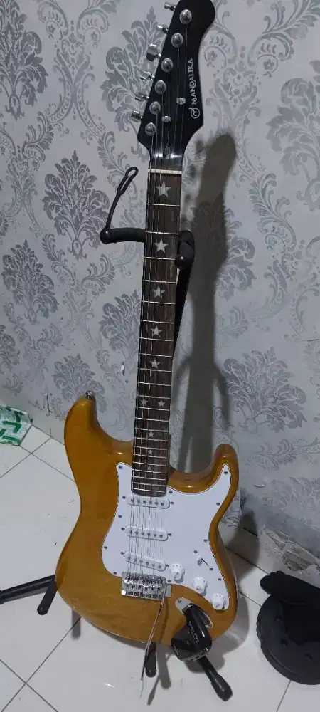 Gitar elektrik Mandalika