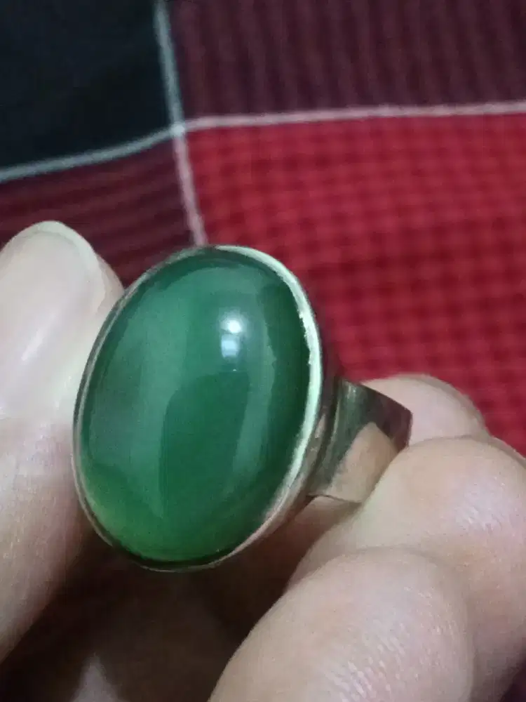 Dimaharkan batu akik hijau, bukan pirus, ruby, bacan ring perak