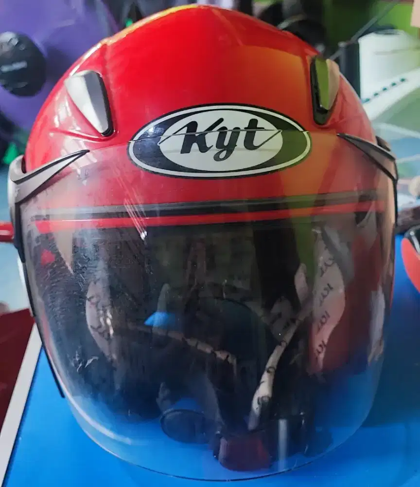 Helm KYT Double Visor SIZE L ORIGINAL
Kondisi masih bagus