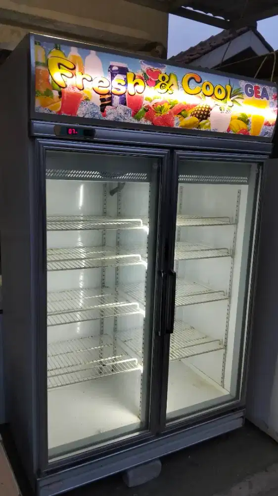 Showcase gea 1000 liter