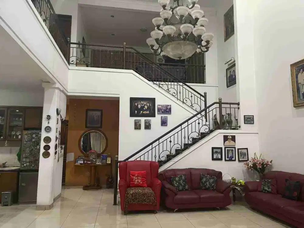 TURUN HARGA DIJUAL MURAH RUMAH LUX  FULL FURNISHED
BATUNUNGGAL INDAH BANDUNG