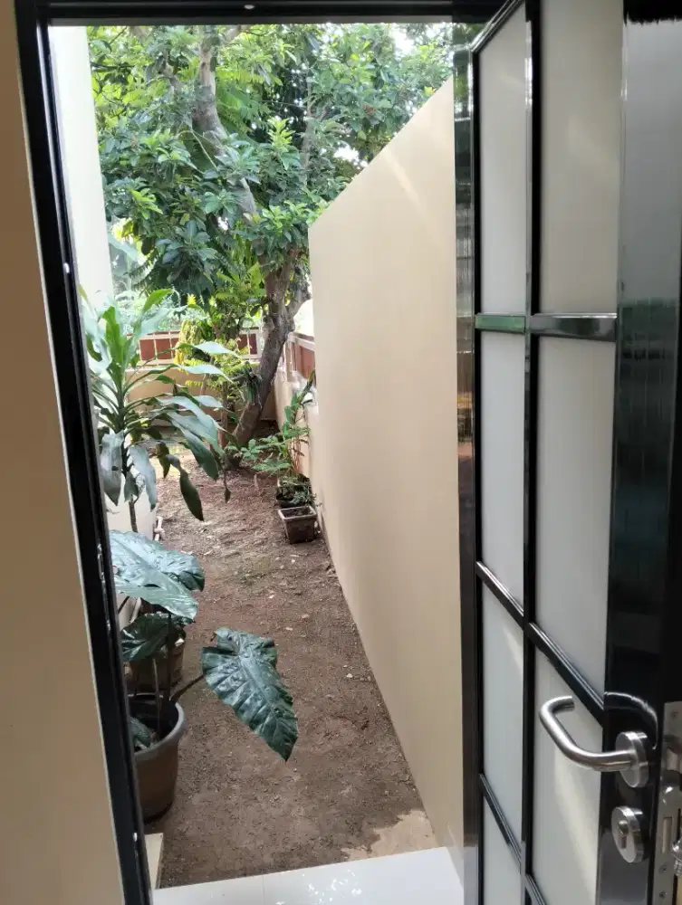 Dikontrakkan rumah siap huni/ tahun
