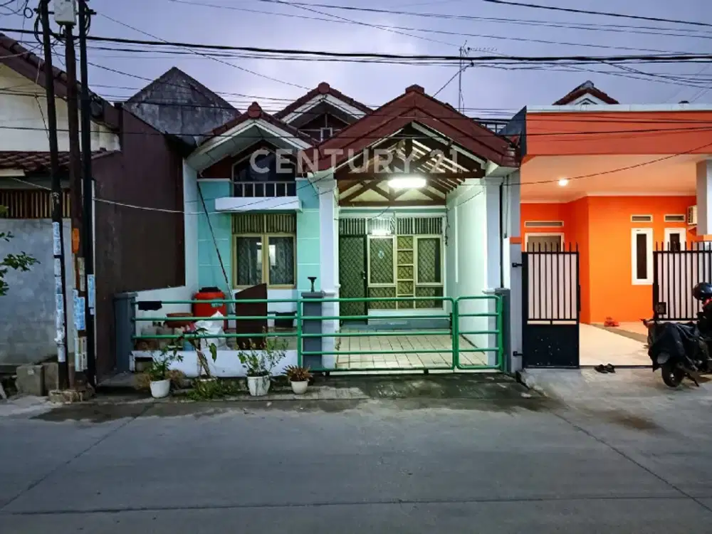 Rumah Dengan 2 Kamar Tidur Di Taman Harapan Baru Bekasi S9966