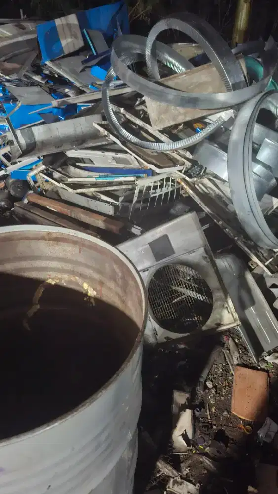 Dibeli Rosok Besi Tua Logamlainnya Elektronik Rusak Ac Mesin Mesin dll