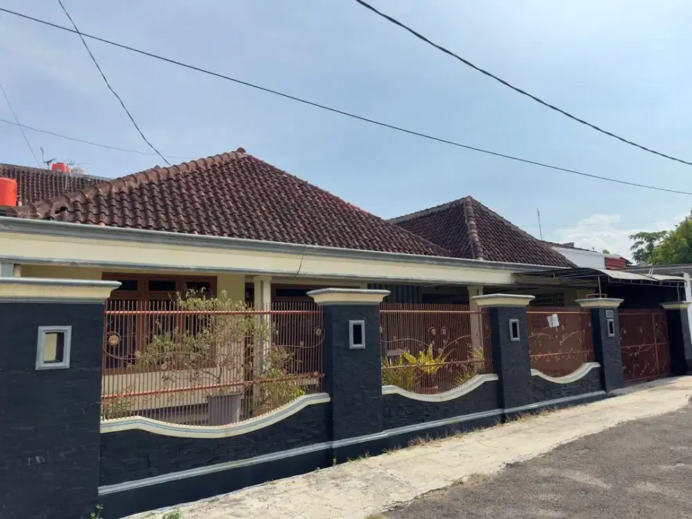 RUMAH LUAS 400m DEKAT STADION PAHOMAN