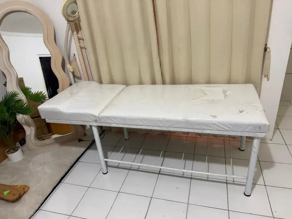 MEJA BESI UNTUK EYELASH