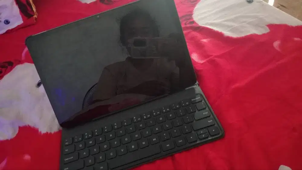 Redmi Pad 2 Pro 5G With keyboard
