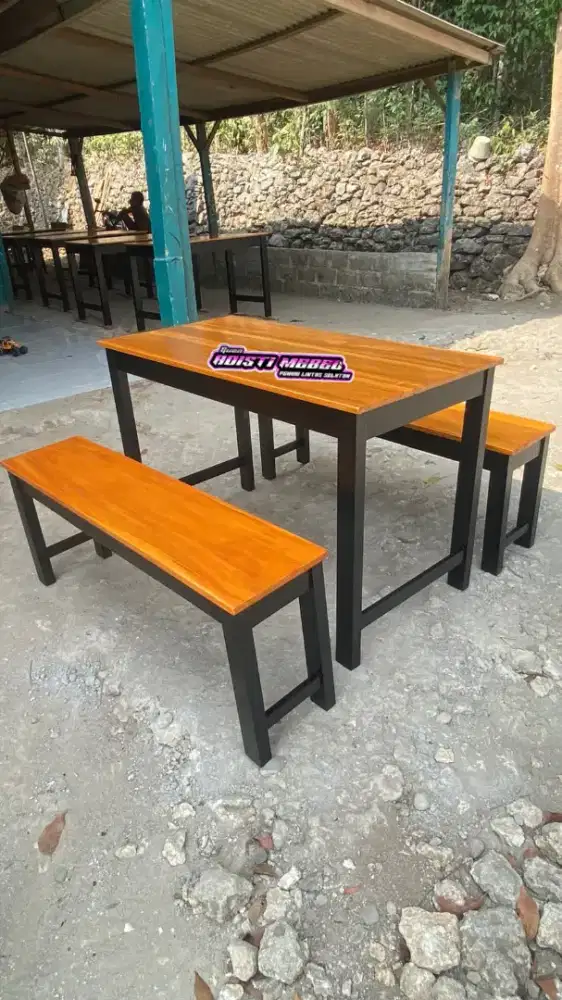 Meja kursi set warung cafe