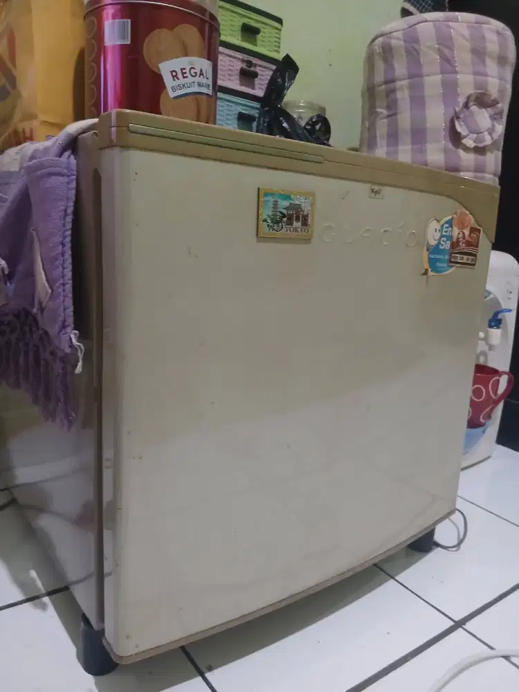 Kulkas Glacio Toshiba ( Fortable)