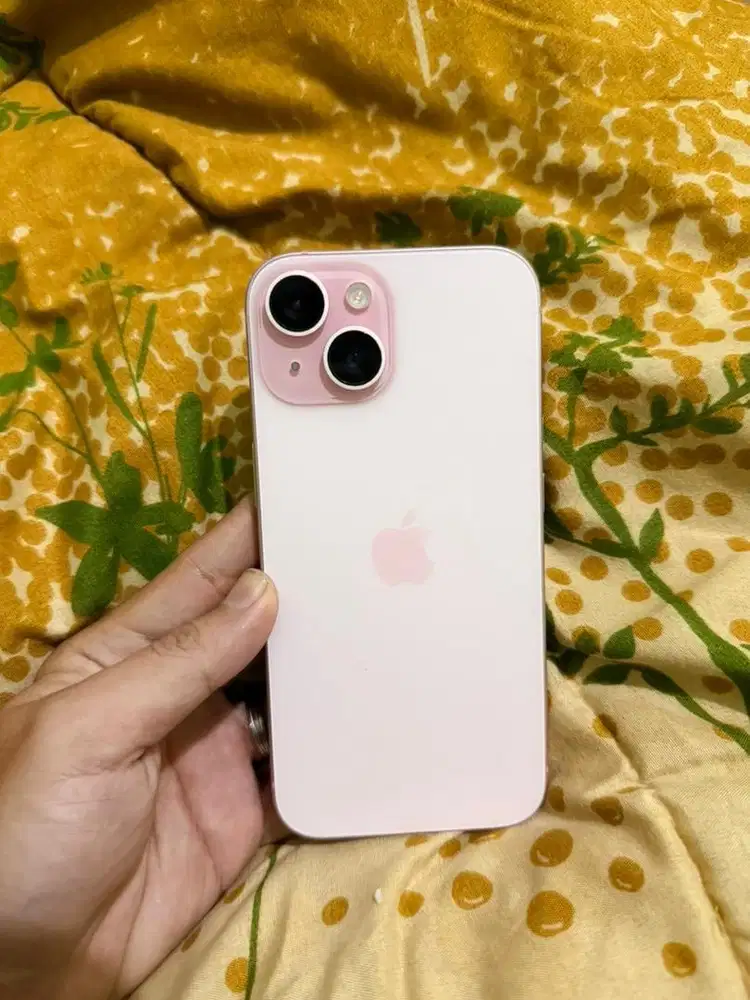 iPhone 15 Pink 128GB ex resmi iBox