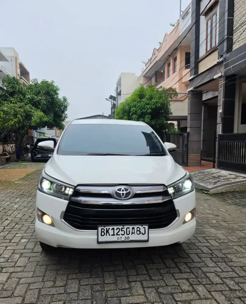 Toyota Innova 2.4 V Manual Solar 2020