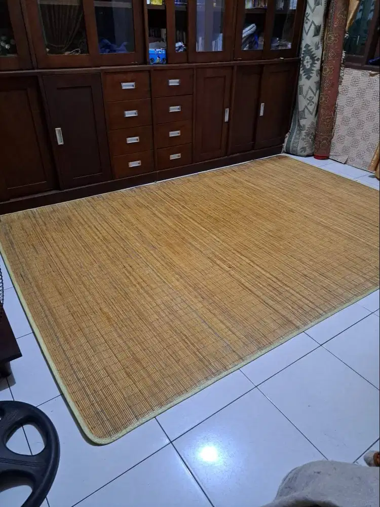dijual ambal rotan ukuran 2 x 3 meter kondisi bagus no minus