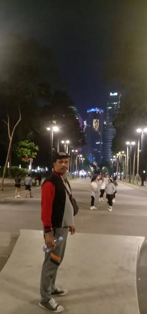 Cari kerja apa aja yang penting halal