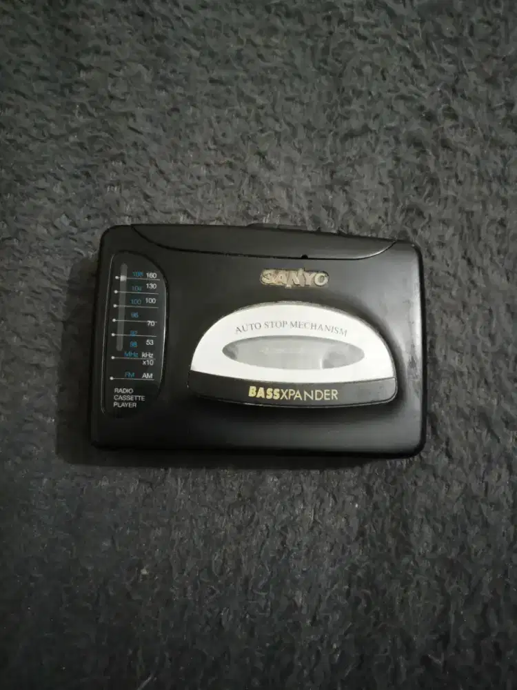 walkman sanyo radio dan kaset